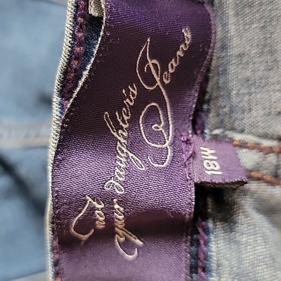 Jeans - Picture 3 of 4